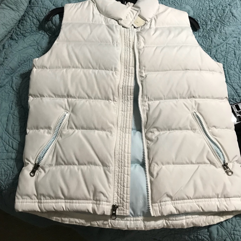 American eagle puffer vest